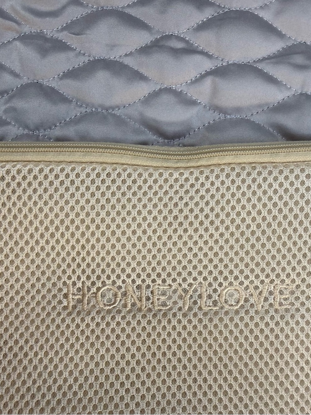 Honeylove Cream Mesh Tablet Sleeve with Zip Closure - Picture 7 of 9